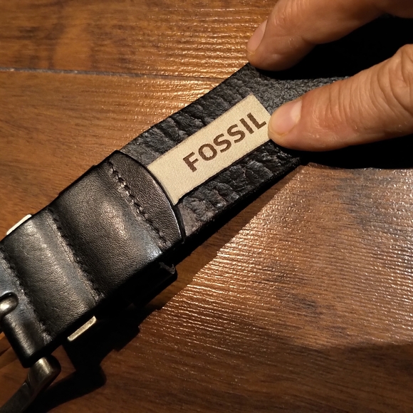Fossil leather belt with steel engraved buckle - Picture 6 of 8